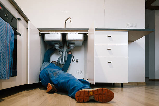 Professional Emergency Plumber technician working in Blue Creek, WV